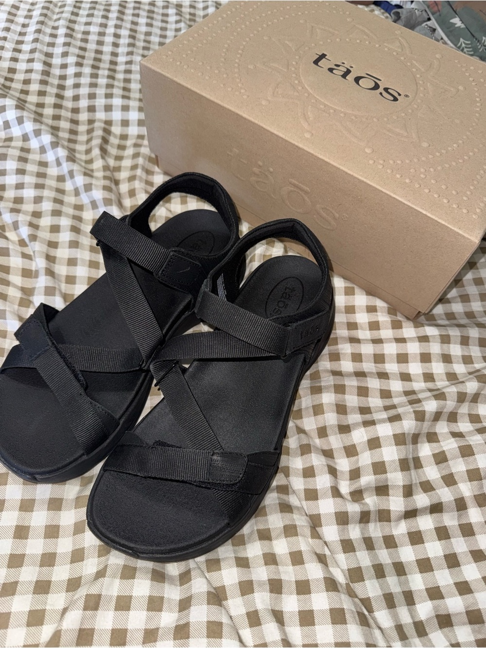 Taos Footwear Women's Black Strappy Comfort Sandals